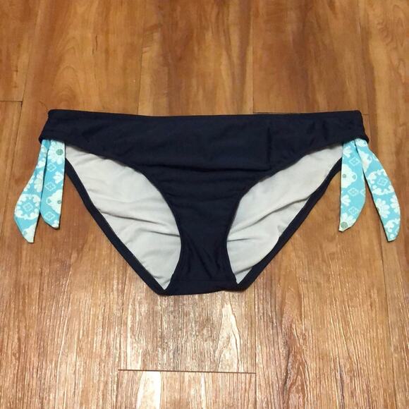 Tommy Hilfiger Navy Floral Bikini Bottoms Size 12 - Picture 1 of 4